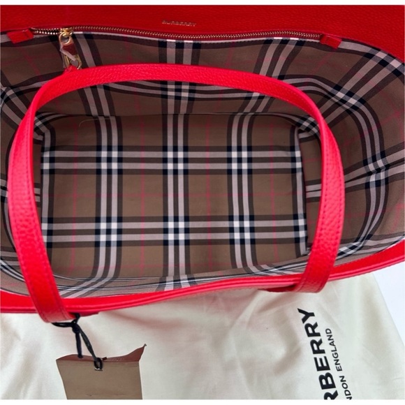 Burberry pebble grain, leather check lined, large shopping tote - Picture 3 of 9